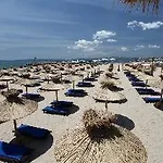 Отель Breeze Complex 4*