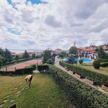 Hotel Breeze Complex